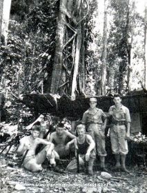 met o.a Piet Spaanderman en JacobKlink helemaal rechts.c@rol,map,170310.jpg