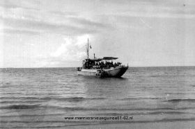 Aankomst vd LCPR, het is 14 uur varen vanaf Sorong.jpg