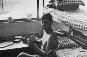 Nou eindelijk die brief maar eens naar huis schrijven Koos !!!,c@rol/koos,map5.jpg