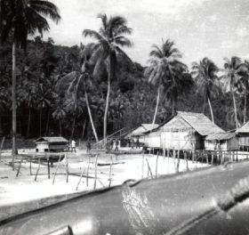 patrouille met eenheid mariniers radja ampat 1961.jpg