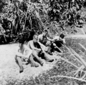 Verkoeling zoekend bij de kali. carol/koos map5.jpg