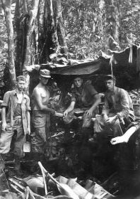 Bivak met Rolleman,AntoonRoet,Spitters,BroodWillem.carol/antoonmap280608.jpg