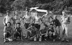 Manokwari sportdag ouwe jongens,c@rol/henk,map080908.jpg