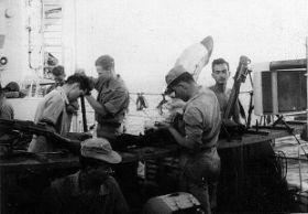  Naar Sorong Jerr rechts  Mortier 60mm,c@rol/jerry,map,071208 .jpg