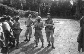 Jan van Gemert met PVK te Manokwari,c@rol/jan,map,071208.jpg