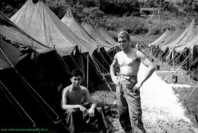 Tentenkamp met AadStein en Harry Kwakkel,carol,map181209,.jpg